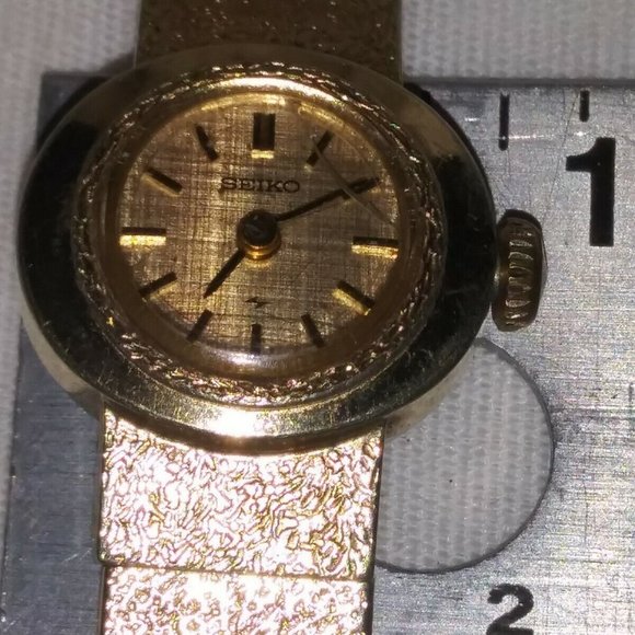 SEIKO LADIES SMALL ROUND FACE WRISTWATCH CA 00598 main image 6